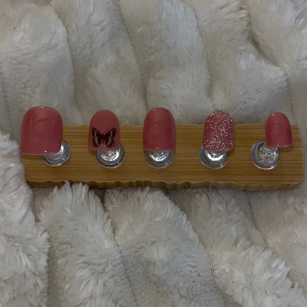 Elegant Pink Nail Set with Butterfly Design